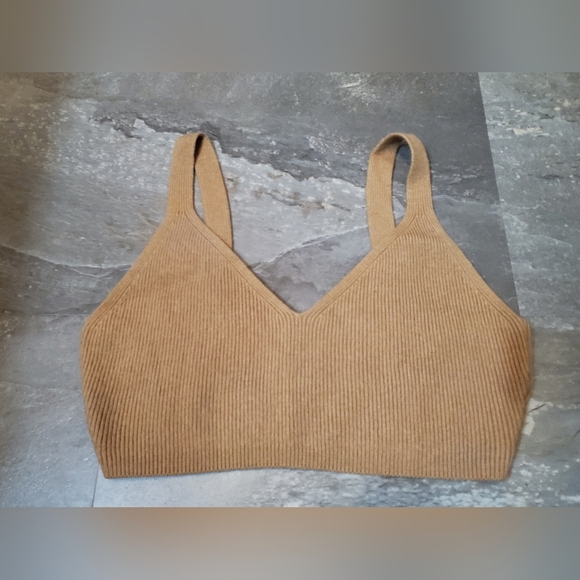Levi's Norma Sweater Bralette. Knit. Wool bland. V neck. Tan. Size S. - Picture 3 of 9